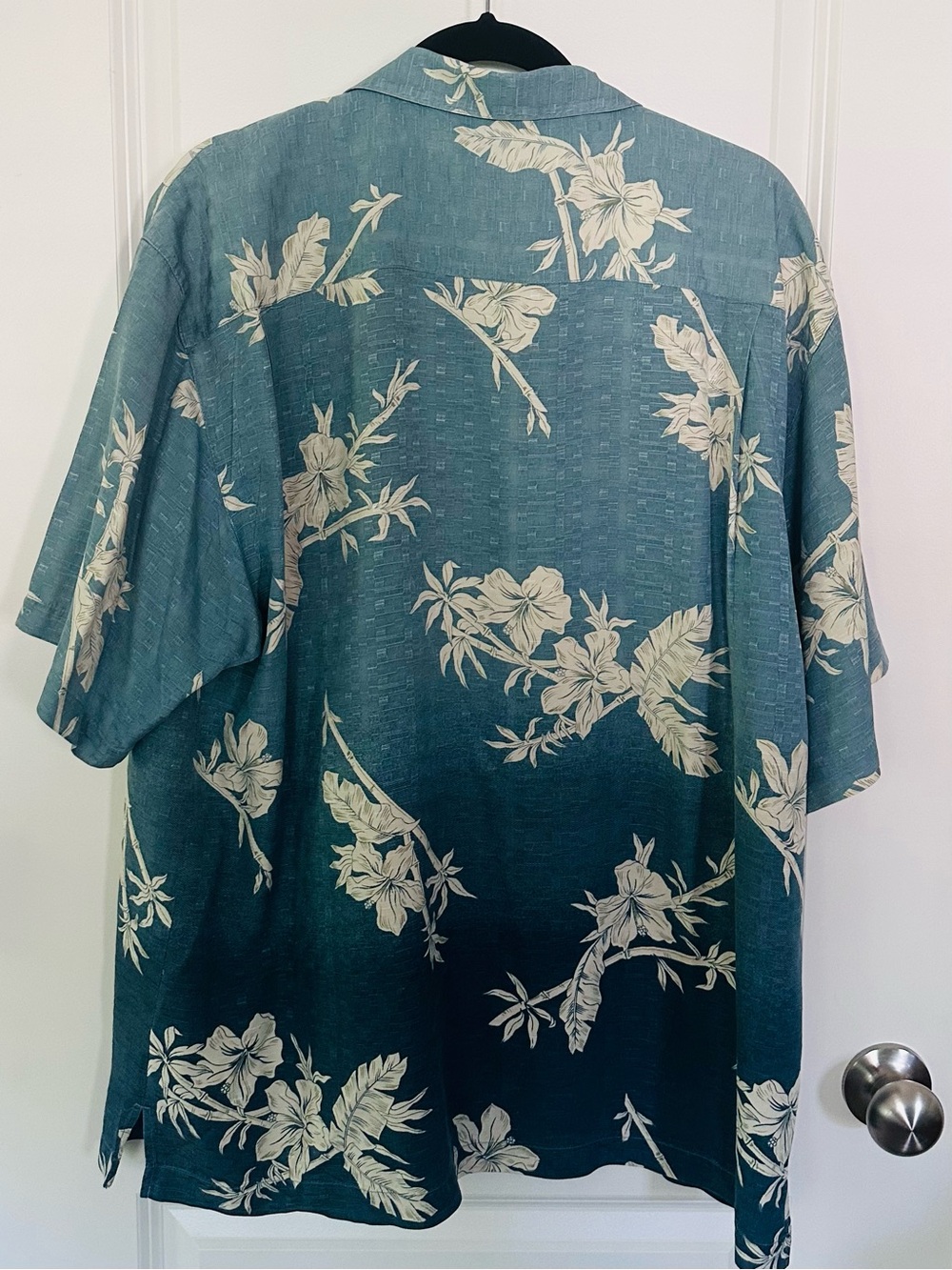 Tommy Bahama 💯 Silk Teal Ombre Hibiscus Floral Camp Shirt - L - Picture 3 of 4